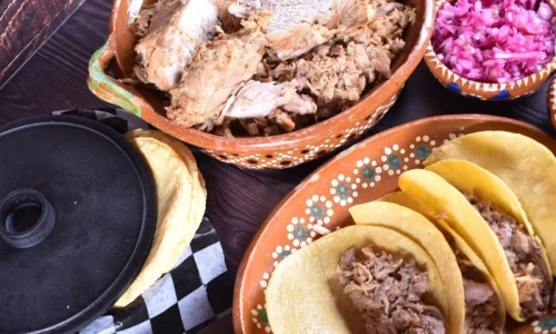tacos de carnitas surtida